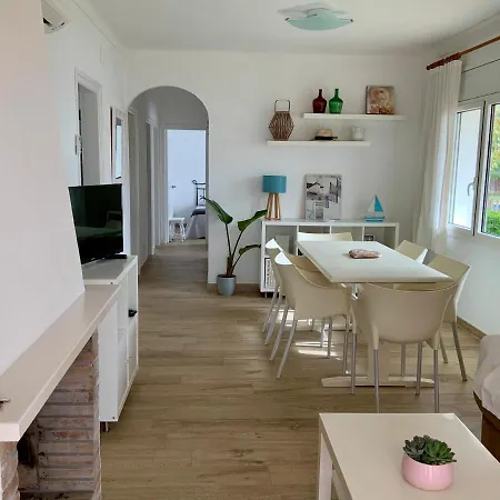 Holiday home Montserrat 2, Terrace & Pool Sant Marti d'Empuries