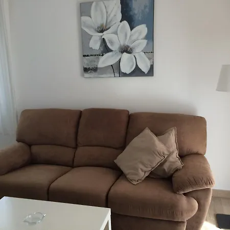 Montserrat 2, Terrace & Pool Tatil Evi *