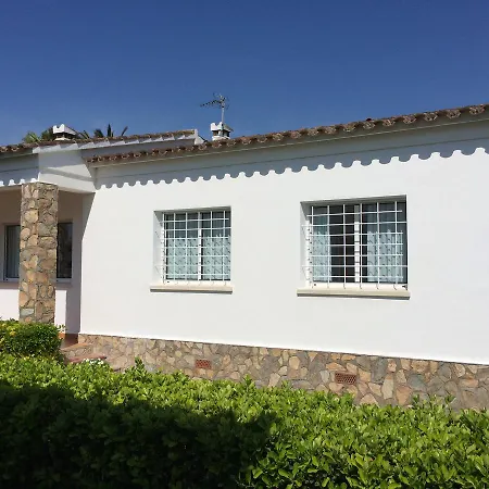 Montserrat 2, Terrace & Pool